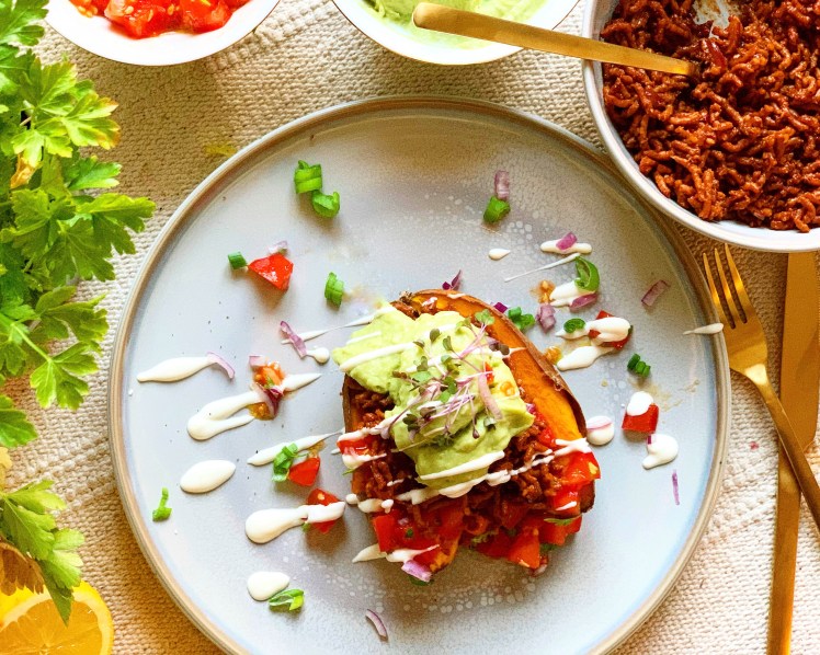 gefüllte vegane Süsskartoffel