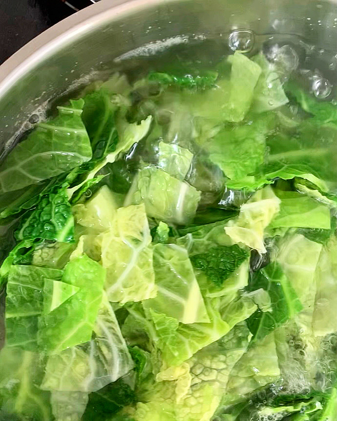 Kohlgemüse mit Knacker