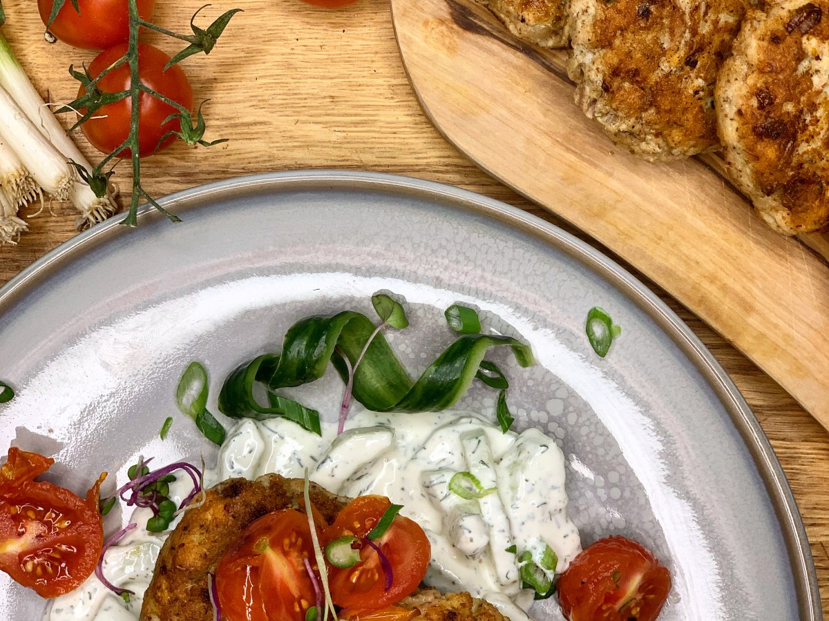 Fischlaberl von 3erlei Fisch mit&nbsp;Dill-Rahmgurken