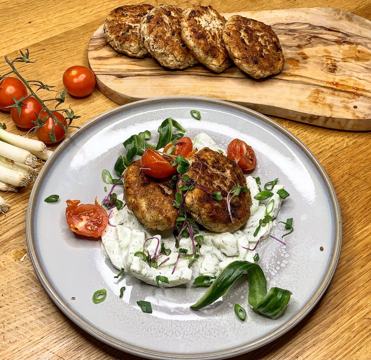 Fischlaberl mit Dill-Gurken