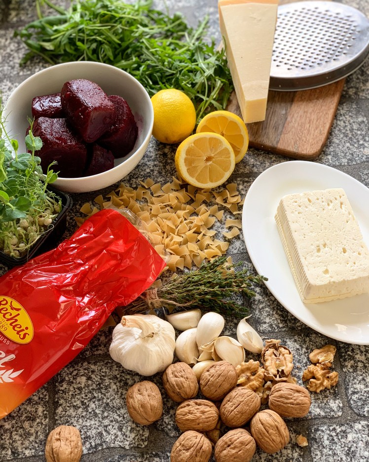 Dinkel Fleckerl mit Roten Rüben Pest