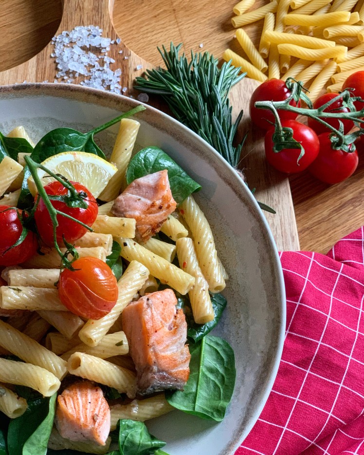 Makkaroni mit Lachs und Gin-Zitronen Sauce