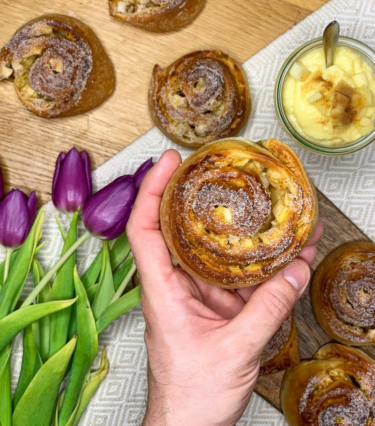 Apfel Pudding Schnecken