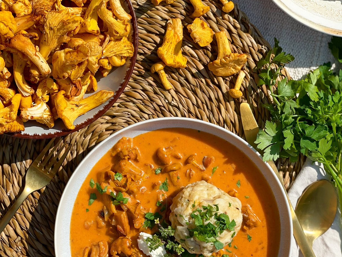 Eierschwammerlgulasch „Wiener Art“