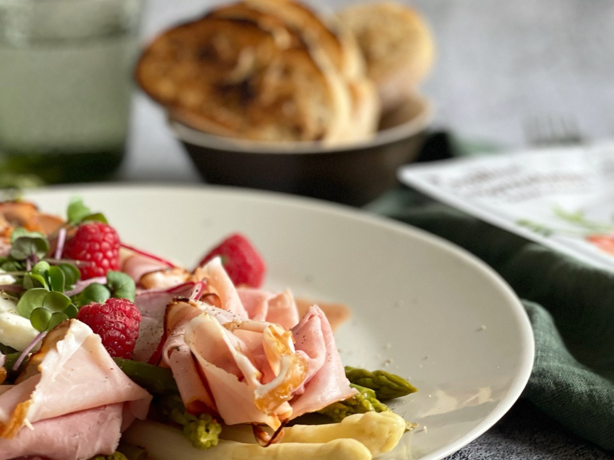 Der fruchtige Spargelsalat für sommerliche&nbsp;Frische