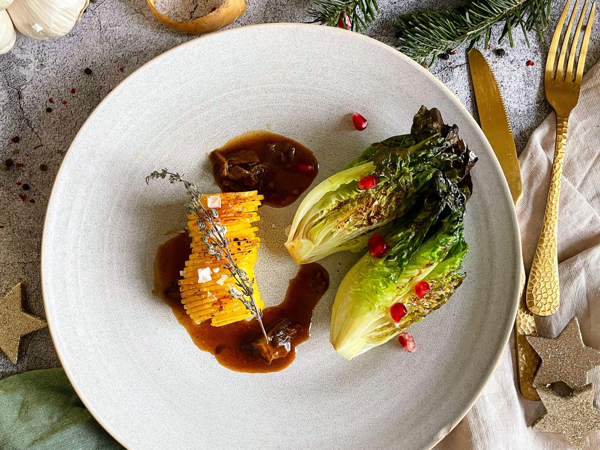 Festlich-feine PAOLO-Erdäpfelscheiben mit Schalenjus und&nbsp;Steinpilzen