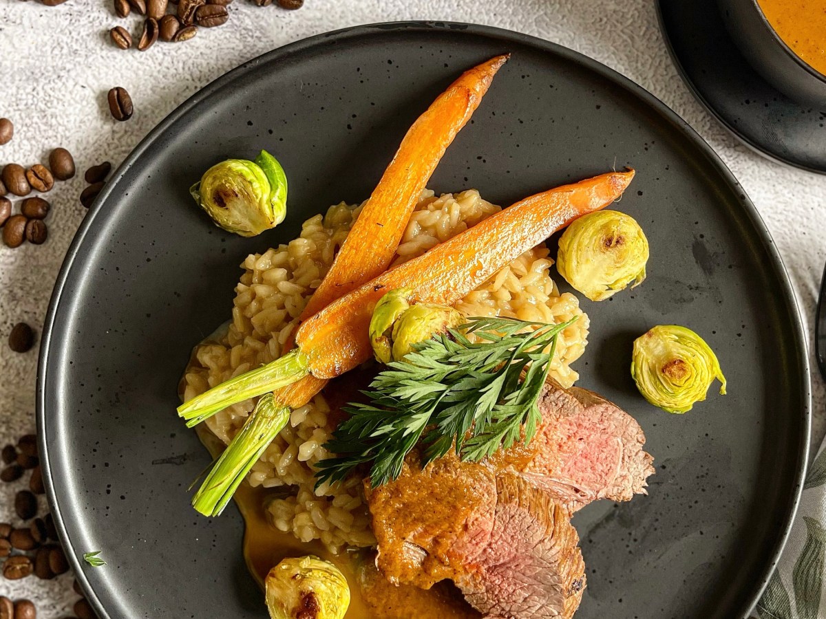 Schon mal mit Kaffee gekocht? Heute gibt’s Lammschlögel mit Gemüse… und&nbsp;Kaffeerisotto!