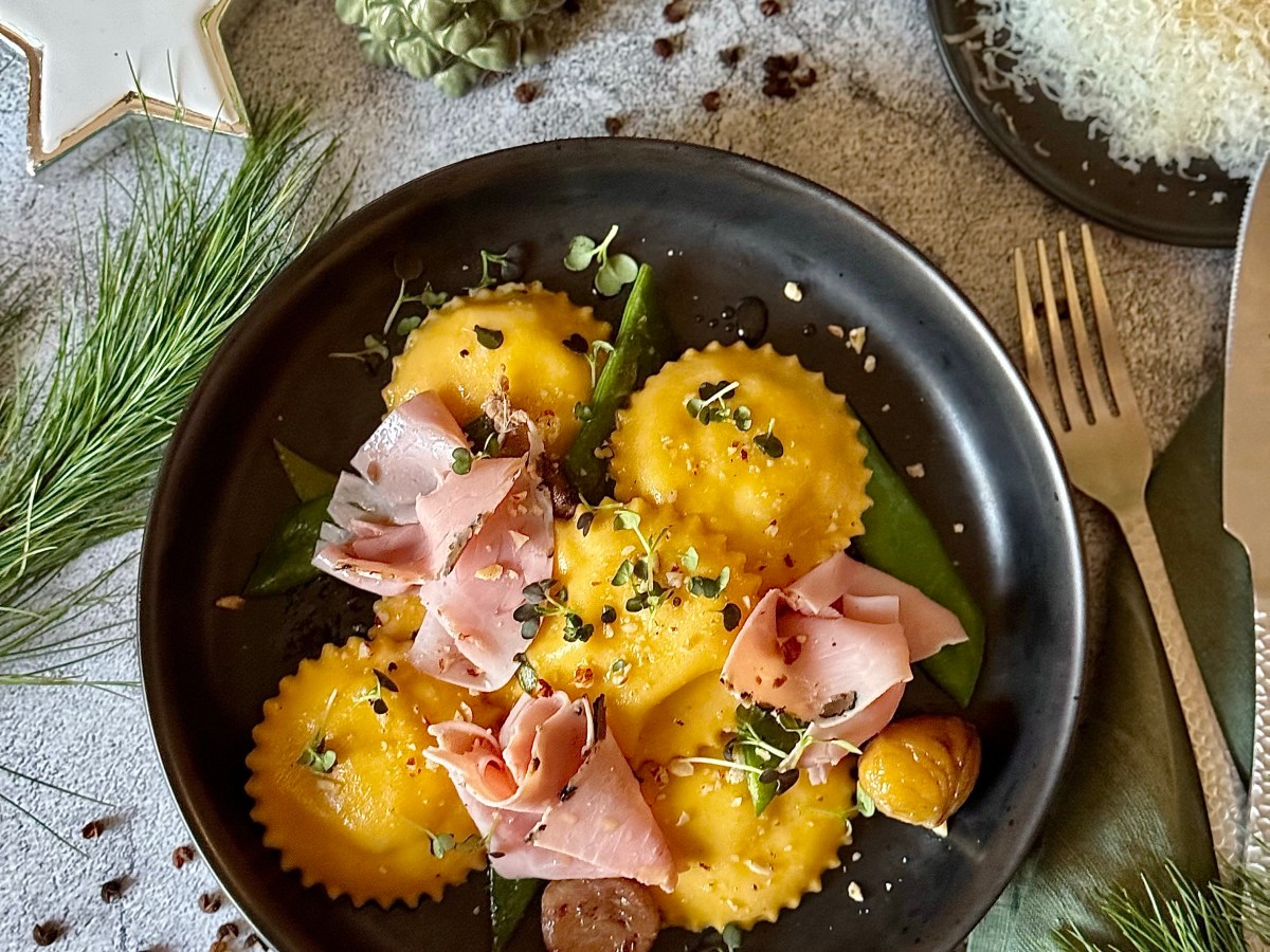 Ein Fest für die Sinne: Trüffelschinken Ravioli mit Salbei-Nussbutter