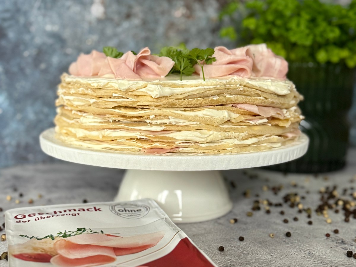 Schicht für Schicht ein Genuss – Herzhafte Palatschinken-Torte mit&nbsp;Kren-Schinken