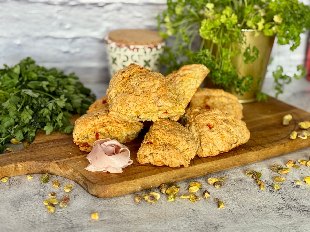 Herzhafte Scones mit Berger Wellness-Schinken, Käse &&nbsp;Pistazien